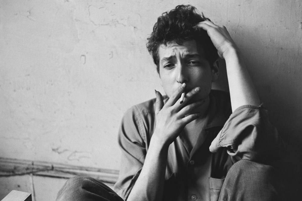 bob-dylan-cigarette-t1406978_18